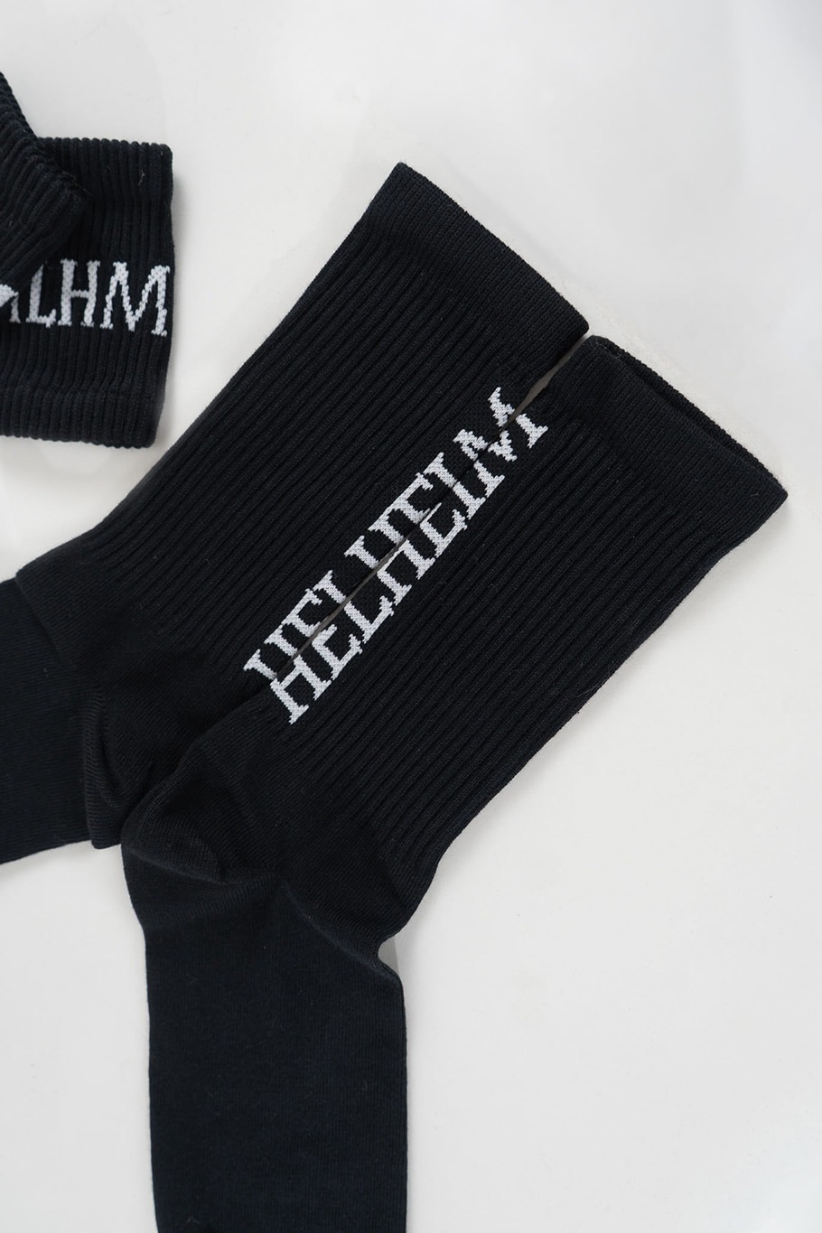 Combo HELHEIM: 2 Pares de Medias + 1 Par de Muñequeras