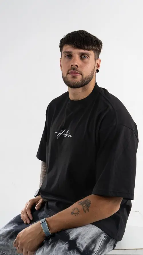 OVER 20.1 NEGRO (3) Remera Manga Corta Oversize 20.1 Negro